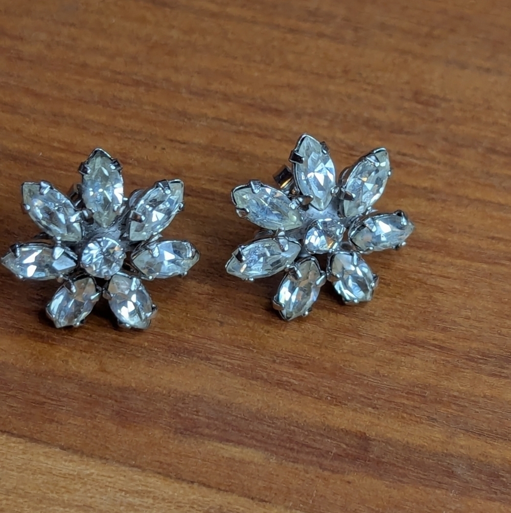 Van Dell V.O. Sterling Earrings Vintage Rhinestone Floral Design Post S…